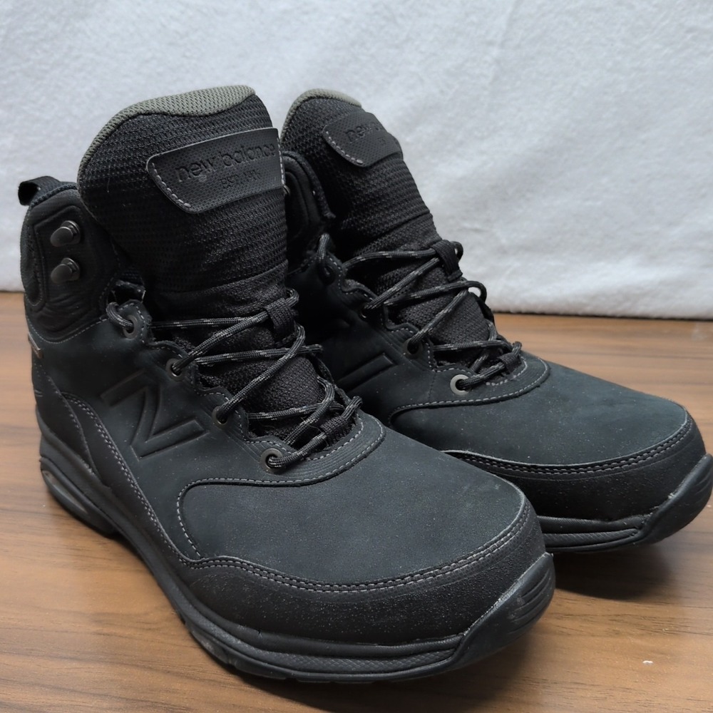New Balance MW1400TB Mens Size 10.5 B Thinsulate Hiking Boot Waterproof